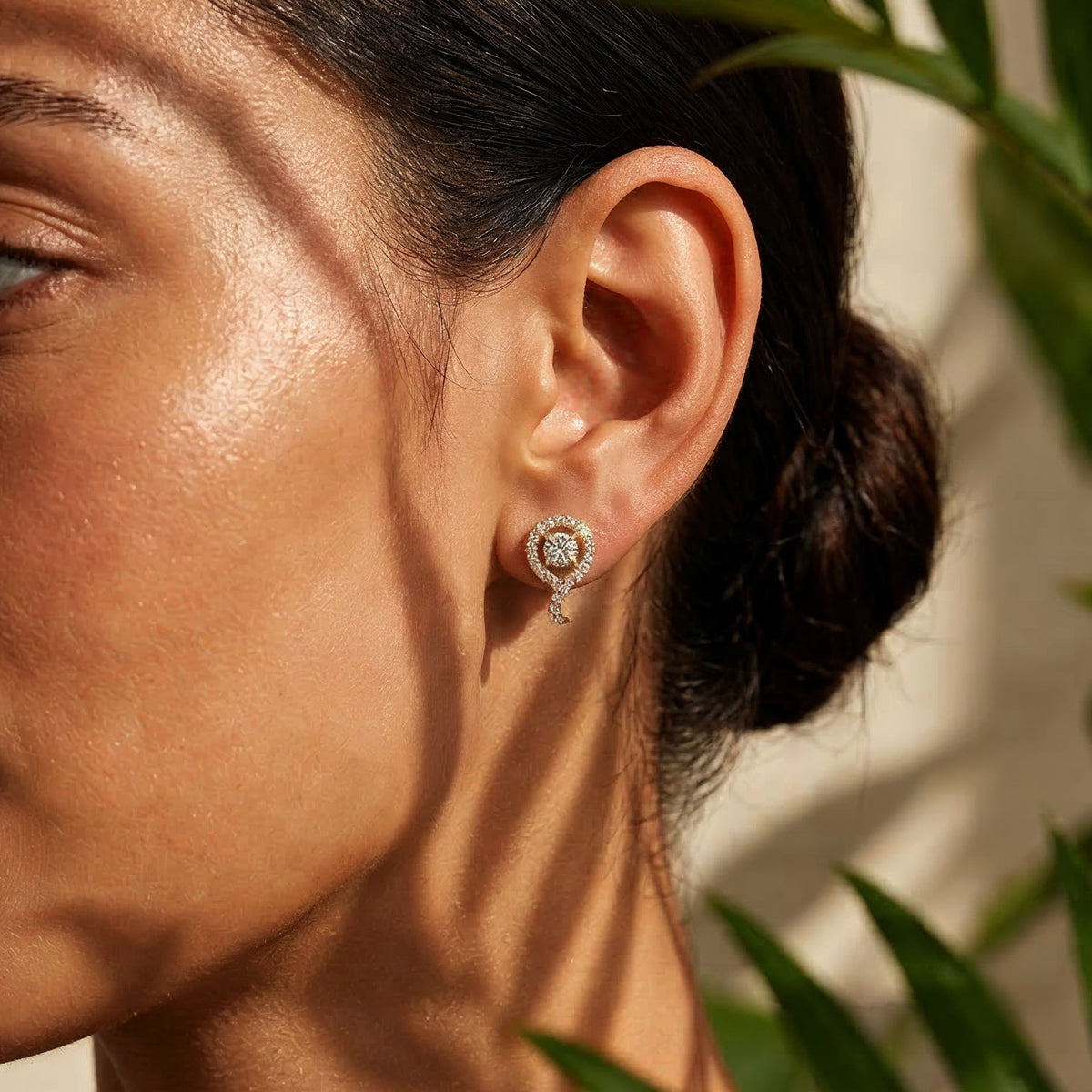 Swirl Solitaire Studs